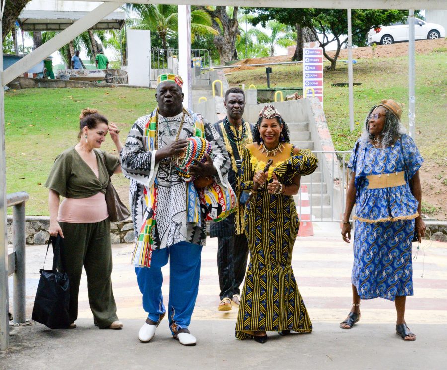 Rainha do Congo visita UNEB e emociona público com palestra sobre ancestralidade e herança africana