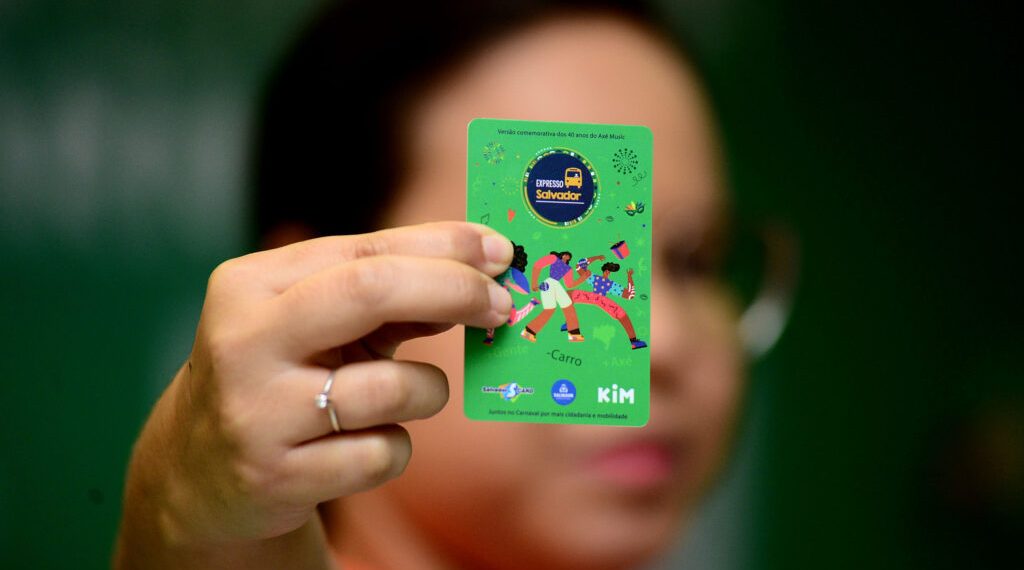 Expresso Salvador: ônibus climatizados levarão cerca de 150 mil foliões até os circuitos do Carnaval
