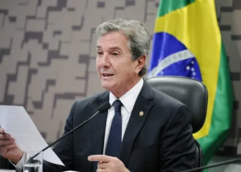 Defesa de Collor pede prisão domiciliar por idade e problemas de saúde