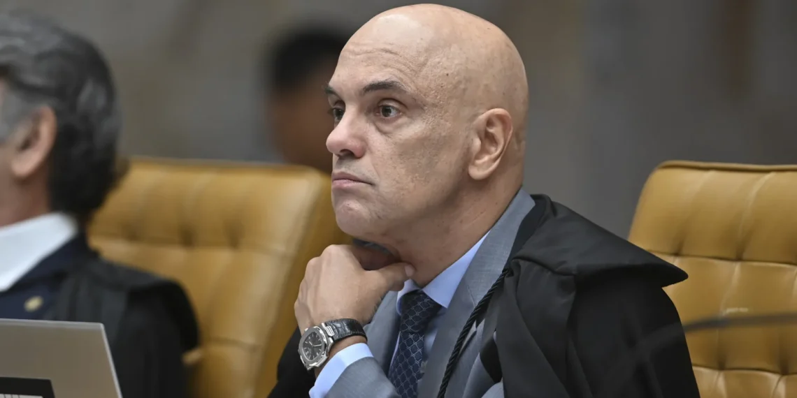Moraes pede informações sobre saúde de Collor e põe laudo médico sob sigilo