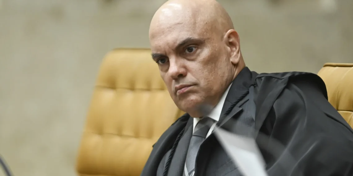 Moraes pede que defesa de Collor explique ausência de exames de Parkinson
