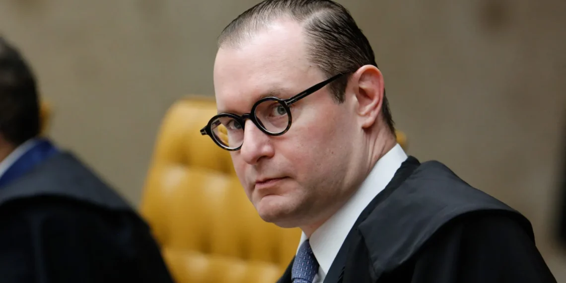 Zanin diz que veto a celulares em julgamento no STF foi medida excepcional