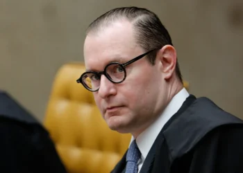 Zanin diz que veto a celulares em julgamento no STF foi medida excepcional