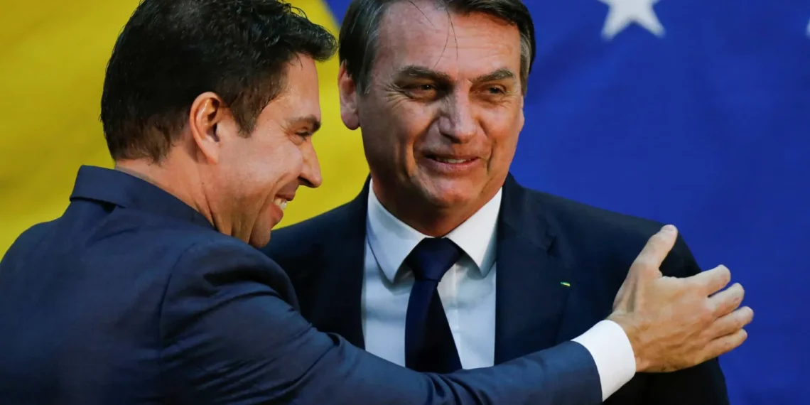 Câmara confronta STF, suspende ação contra Ramagem e abre brecha para Bolsonaro
