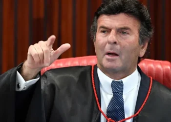 Fux pede vista e interrompe julgamento no STF sobre serviço funerário de SP