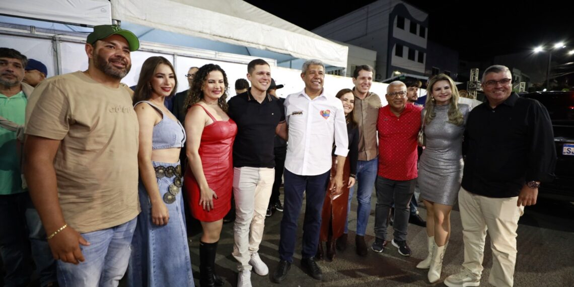 Jerônimo Rodrigues encerra agenda junina em Jequié e comemora efetividade da segurança nos festejos baianos