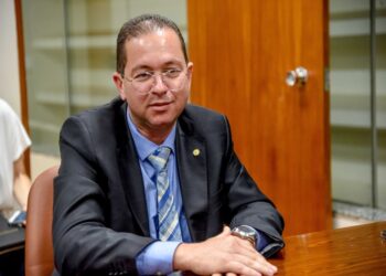 Alex Santana desiste de reeleição e mira chapa majoritária