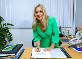Ivana Bastos promove ajustes no primeiro escalão da Alba