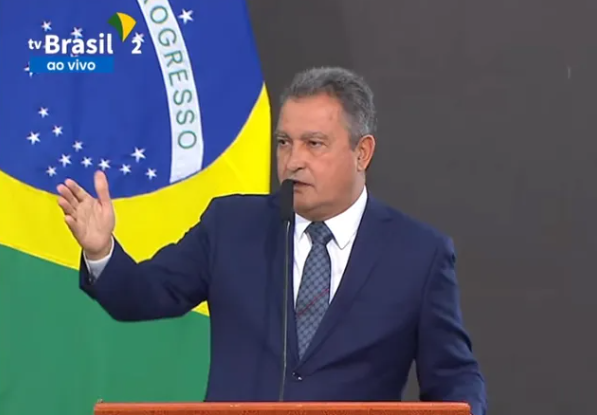 Chefe dos Correios deve deixar cargo após cobranças de Rui
