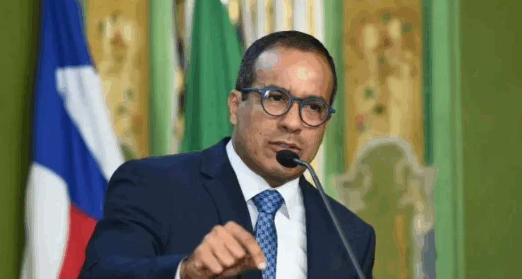 Bruno cutuca Jerônimo e cobra atitude política