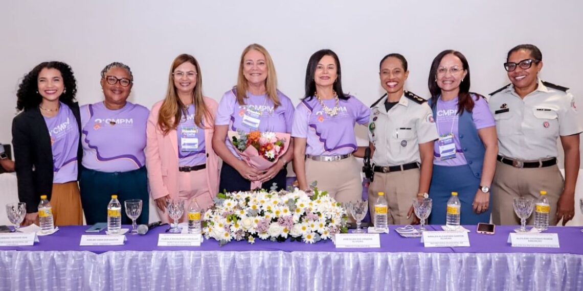 Deputada participa de conferência sobre mulheres na BA
