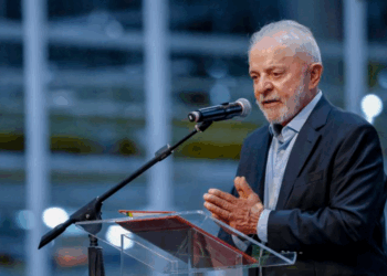 Lula lidera cenários contra Michelle e Tarcísio, aponta AtlasIntel