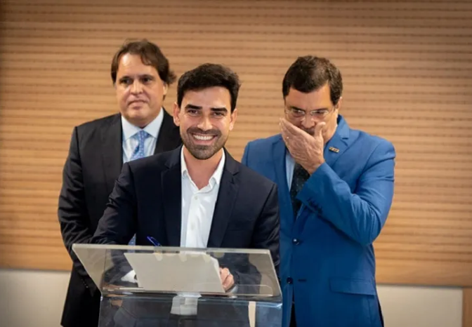 Prefeito de LEM assina acordo de regularização fundiária