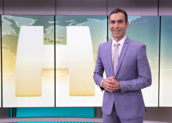 Cesar Tralli doa brinquedos da filha a funcionários da Globo