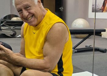 Aos 76 anos, Antonio Fagundes exibe boa forma em academia