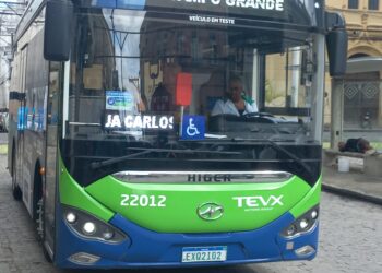 Semob testa ônibus elétrico em linha experimental no Centro Histórico de Salvador