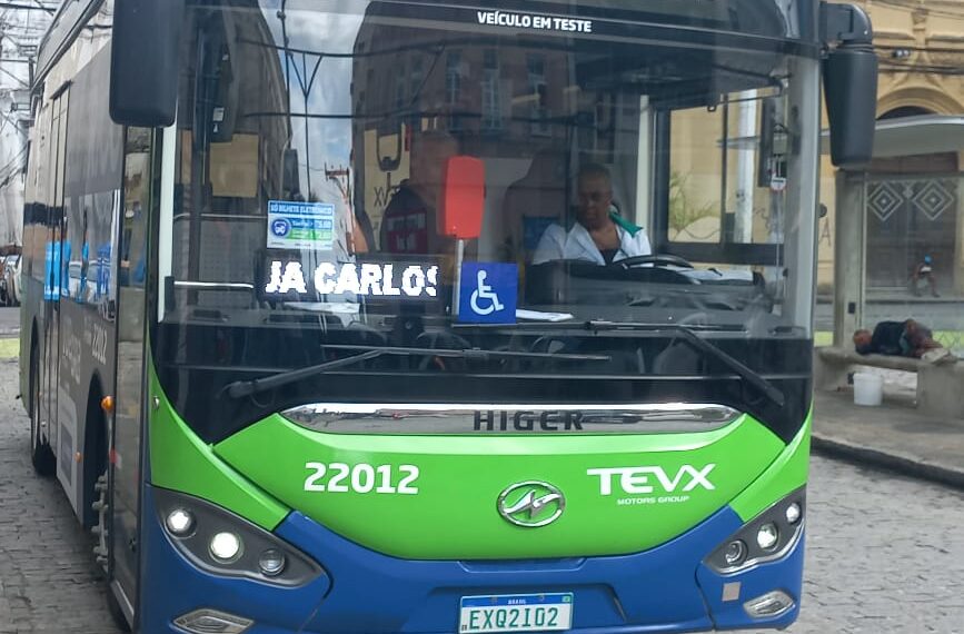 Semob testa ônibus elétrico em linha experimental no Centro Histórico de Salvador