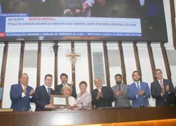 Jader Filho recebe Título de Cidadão Baiano em sessão especial na ALBA