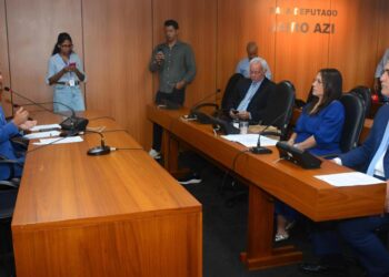 Deputados celebram liderança da Bahia nos investimentos em infraestrutura