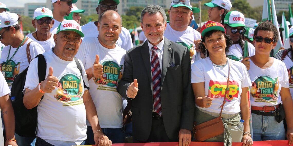 Deputado Daniel Almeida participa do Encontro Estadual da FETAG-BA