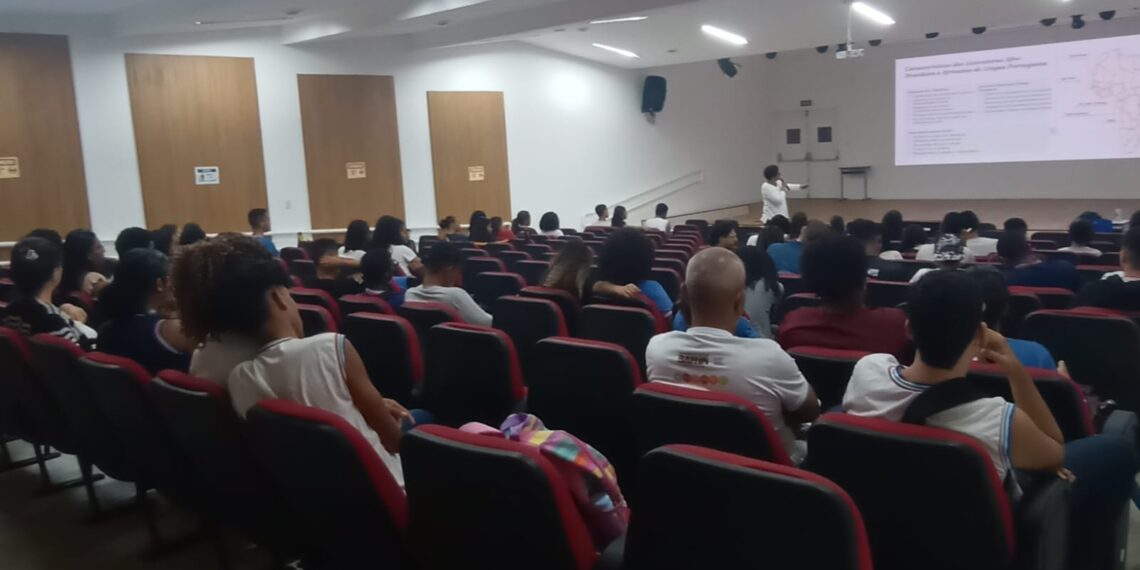 Escolas da rede estadual realizam atividades preparatórias para o Enem 2025