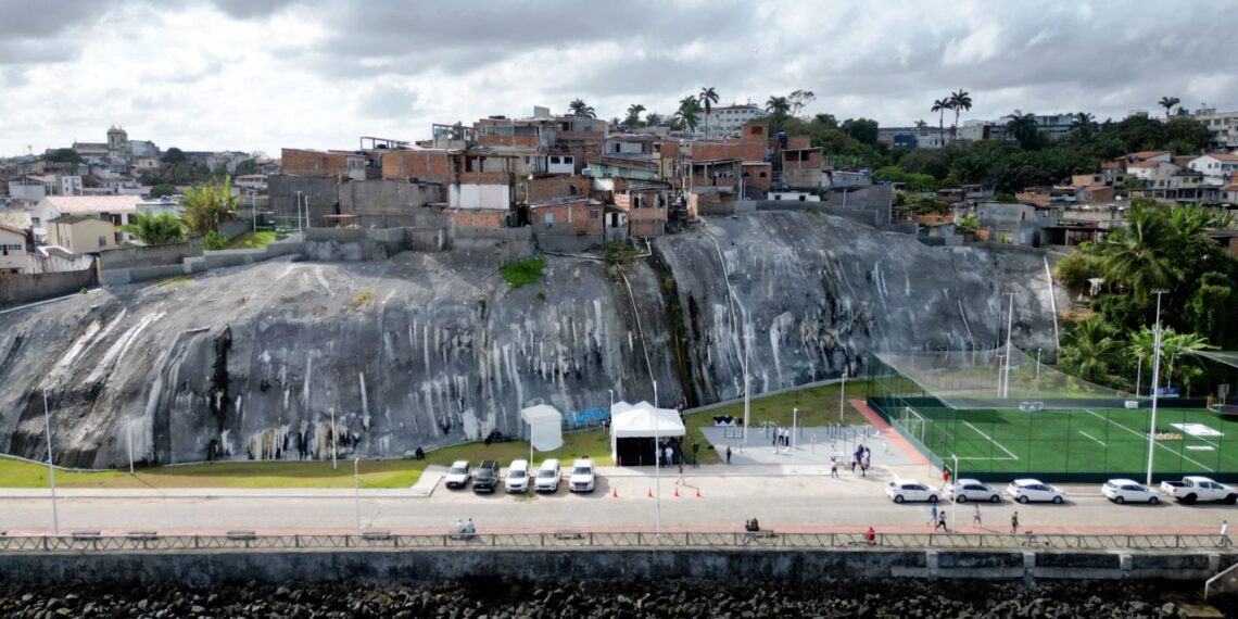 Estado investe R$ 3,8 mi e entrega obra de contenção no Bonfim