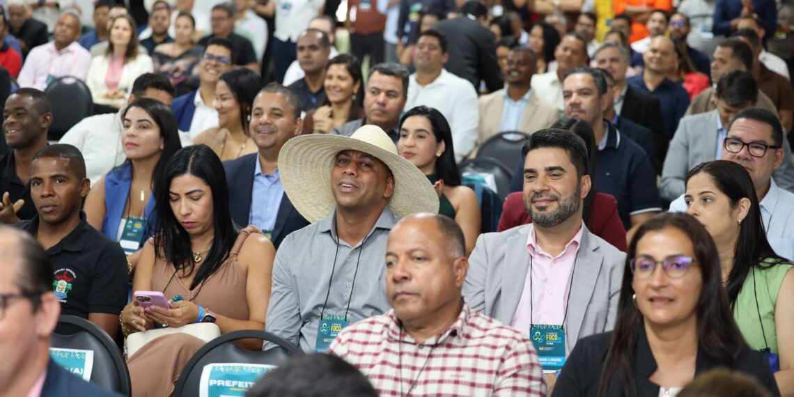 Jerônimo participa do Congresso Foco no Municipalismo em Itacaré