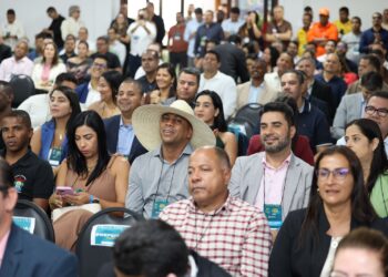 Jerônimo participa do Congresso Foco no Municipalismo em Itacaré