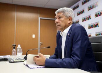 Contrato assinado por Jerônimo garante verba para novos trens do metrô