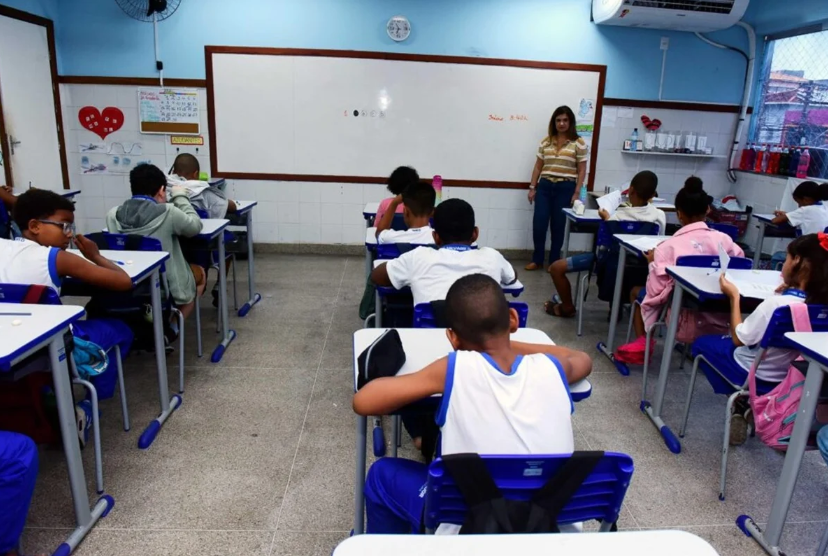 Professores de Salvador poderão ter direito à meia-passagem no transporte