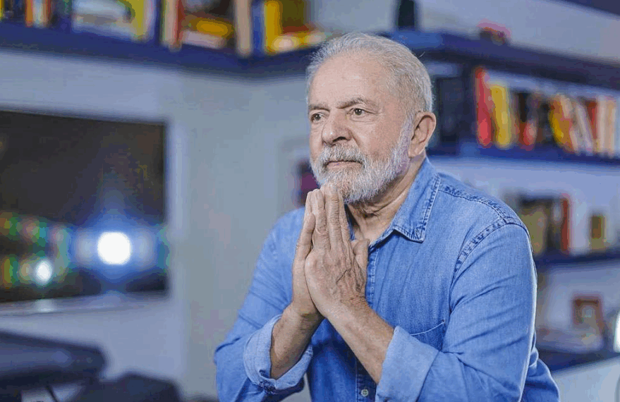 Lula relata problema em avião da FAB: “Tivemos que descer”