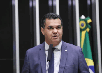 Deputado Dal é acusado de enriquecer com recursos de prefeituras