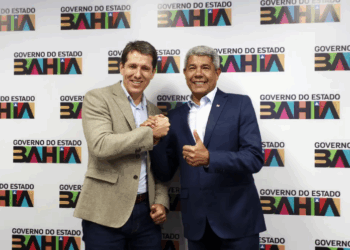 Jerônimo evita falar de aliança com Zé Cocá e foca em obras de Jequié