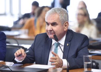 Angelo Coronel rebate rumor sobre Rui ao Senado: “Sou candidatíssimo”