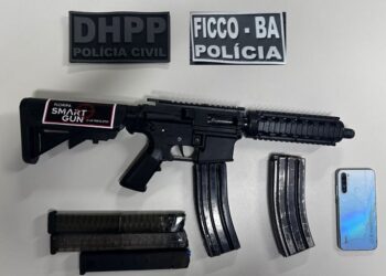 FICCO Bahia, PC e PM interceptam motorista de aplicativo transportando fuzil pelo ferry boat