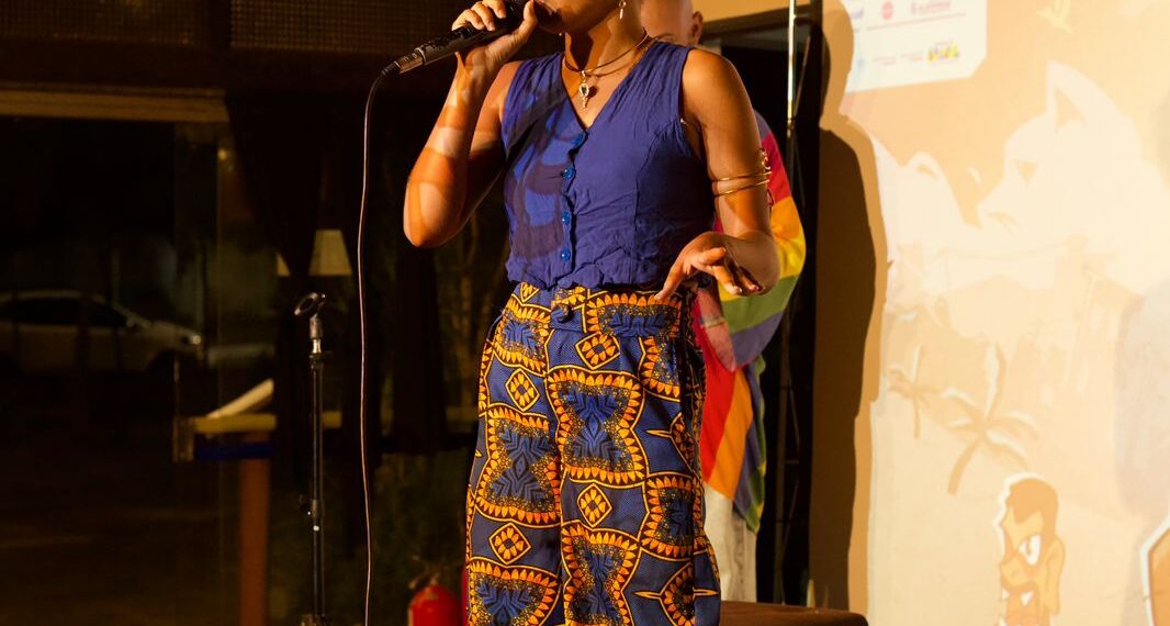 Representante de Aporá vence concurso de declamação de poesia no 1º Festival Literário do Litoral Norte e Agreste Baiano