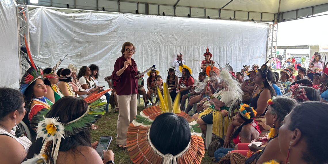 SPM debate direitos das mulheres indígenas no Acampamento Terra Livre