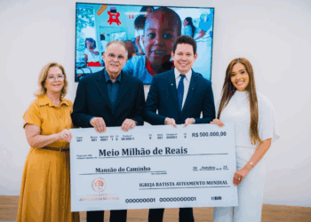 Bispo Bruno Leonardo faz doação de R$ 500 mil à instituição espírita