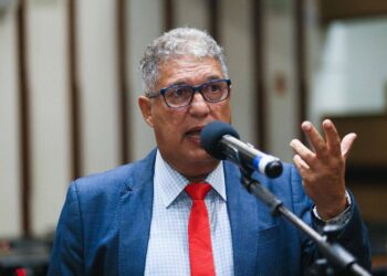 ‘Oposição tenta barrar avanços’, diz Rosemberg sobre empréstimo