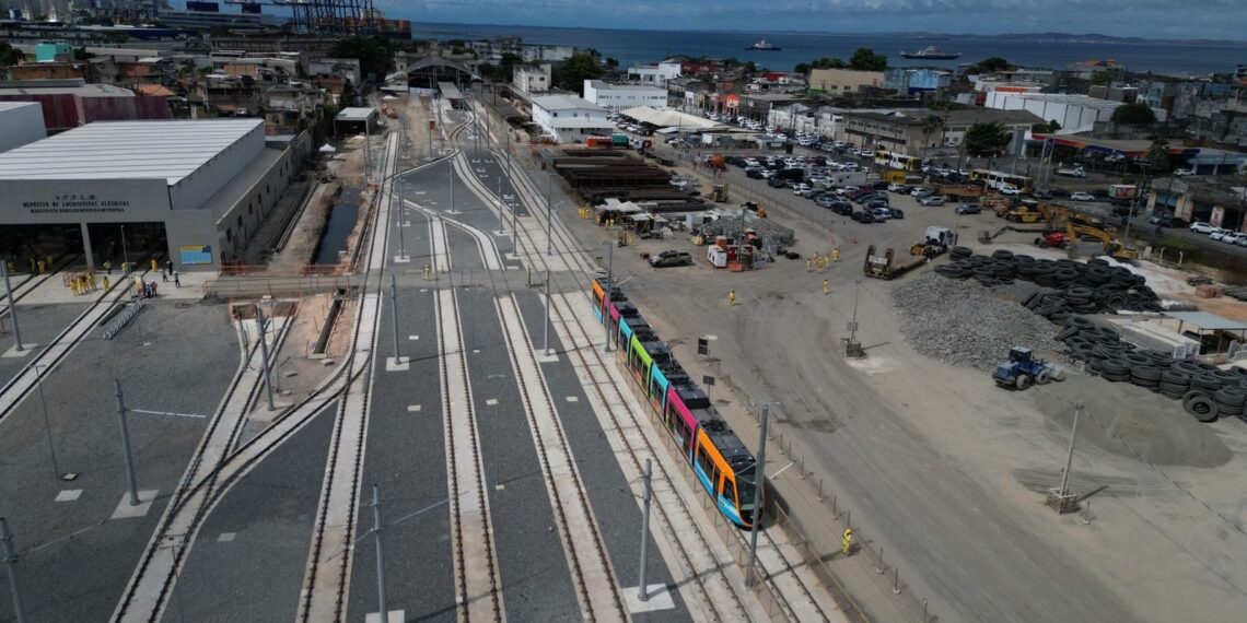 VLT faz primeira viagem-teste e avança na mobilidade urbana