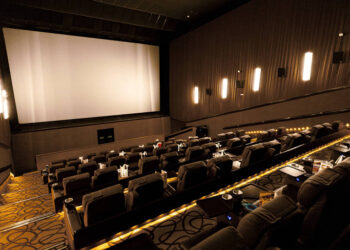 Lei passa a multar atraso em sessões de cinema em Salvador