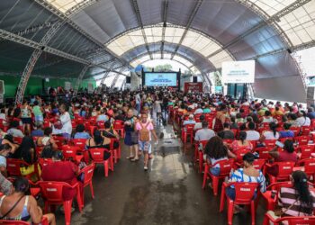 Capacitação reúne 4 mil ambulantes para Iemanjá e Carnaval