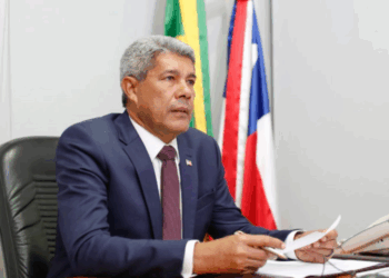 Jerônimo define prazo para secretariado deixar cargos e disputar eleições na Bahia