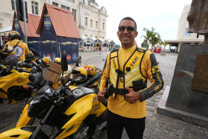 Prefeitura abre 300 vagas para novos mototaxistas em Salvador