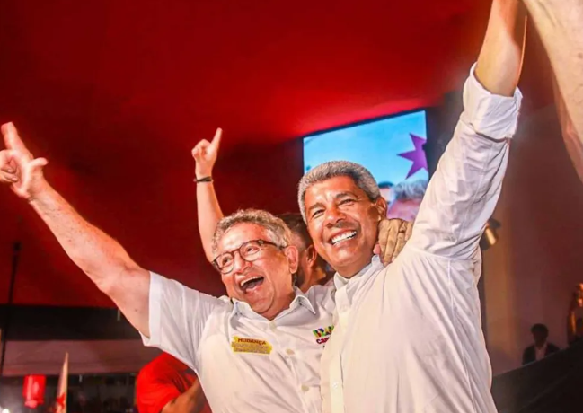 Ao andar de metrô, prefeito de Camaçari faz apelo a Jerônimo Rodrigues