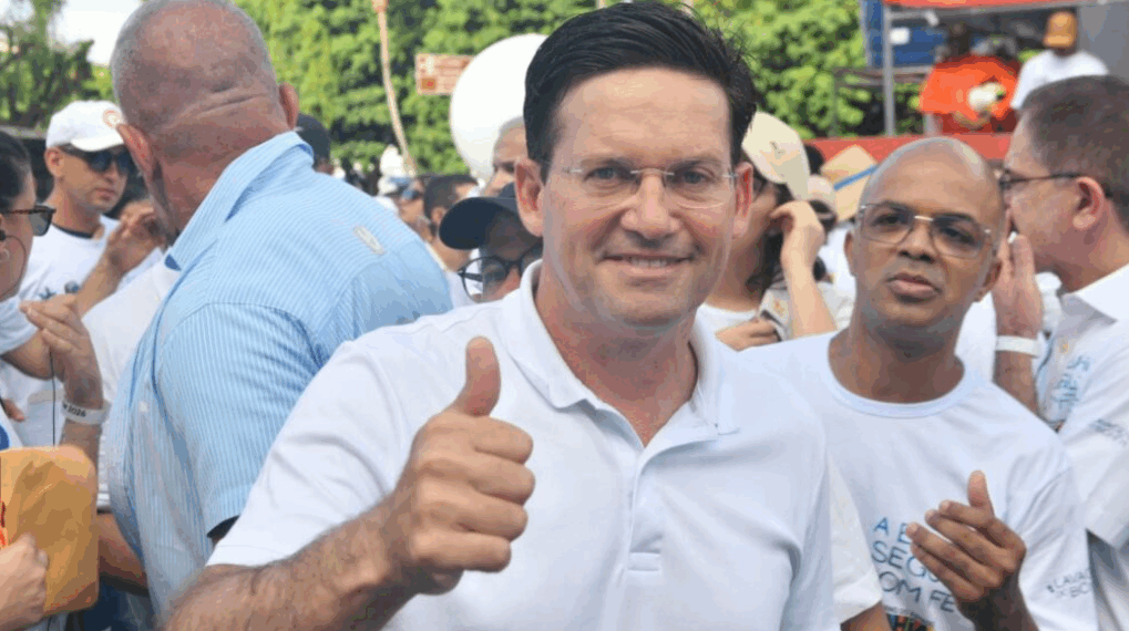 No Bonfim, João Roma defende Flávio Bolsonaro para presidência em 2026