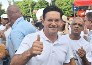 No Bonfim, João Roma defende Flávio Bolsonaro para presidência em 2026