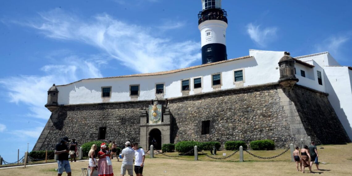 Salvador deve ter verão histórico e receber 3,6 milhões de visitantes