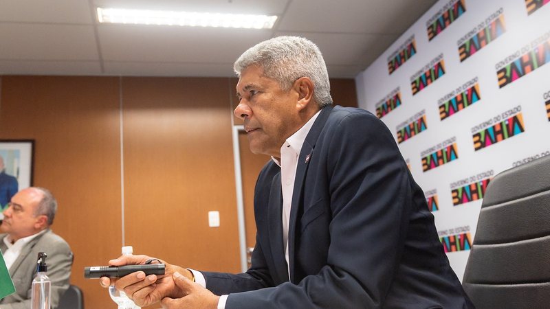 Jerônimo sanciona lei que garante orçamento bilionário para a Bahia em 2026