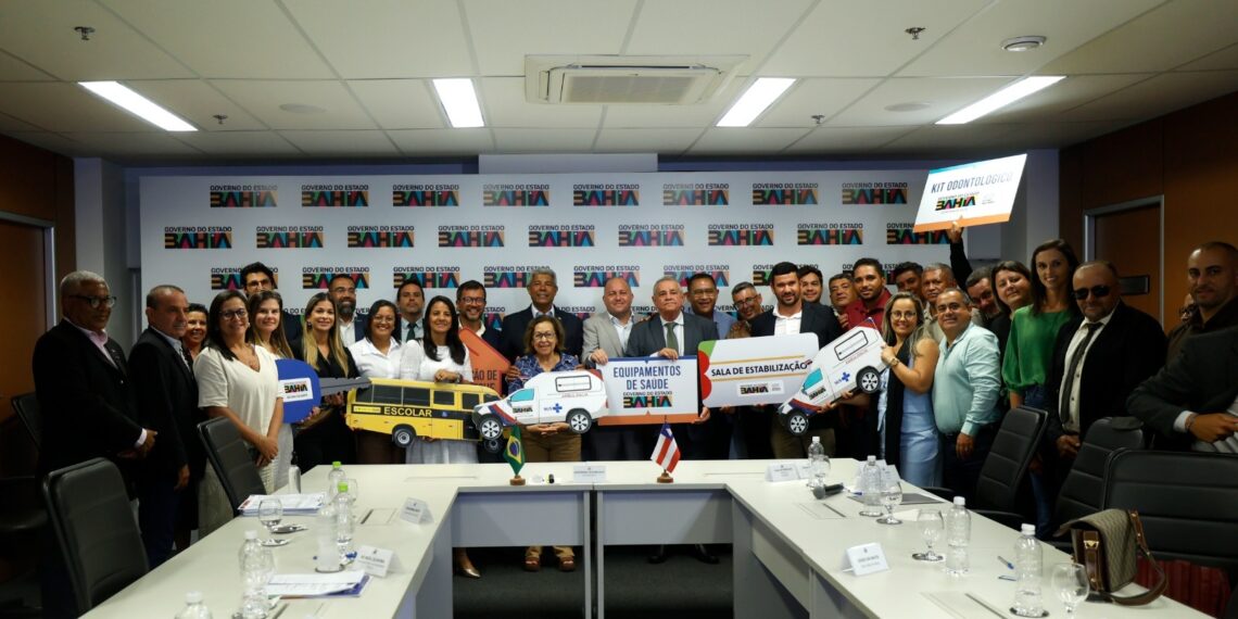 Governo da Bahia entrega equipamentos a Jiquiriçá